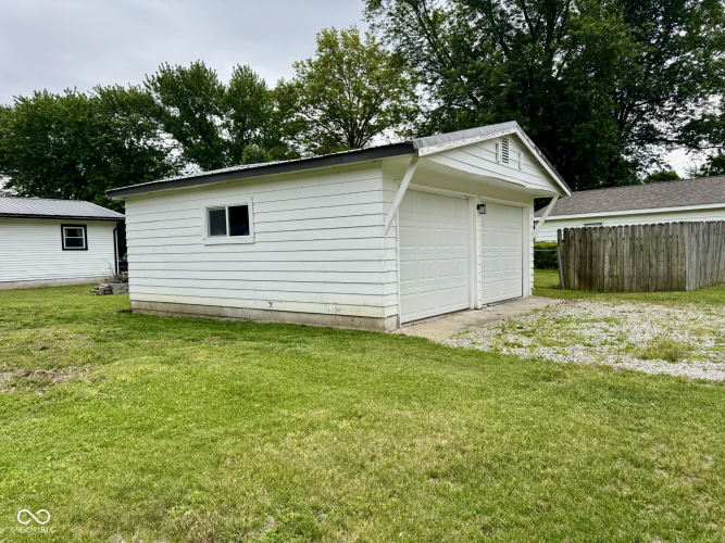 Listing Image 12