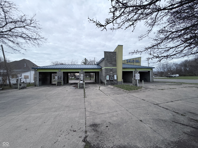 Listing Image 3