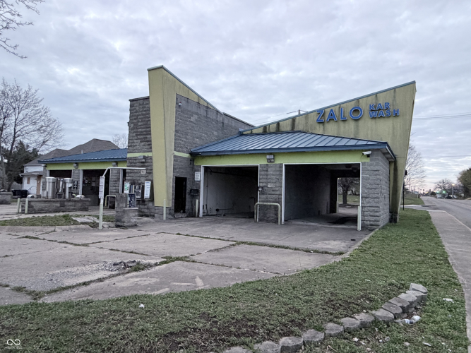 Listing Image 4