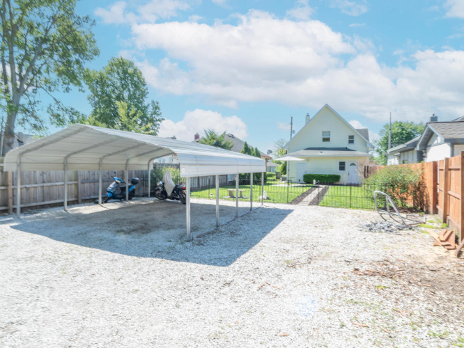 Listing Image 19