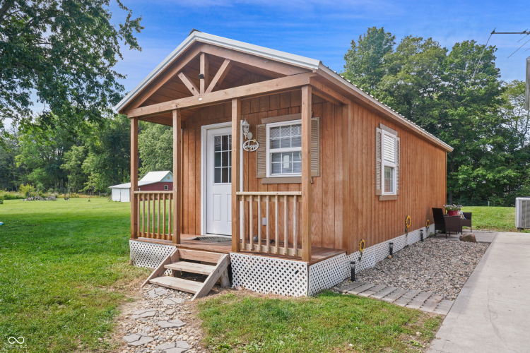 Listing Image 3
