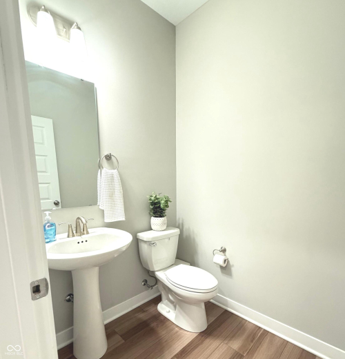 Listing Image 10