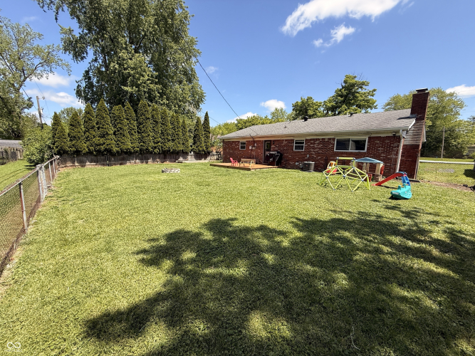 Listing Image 4