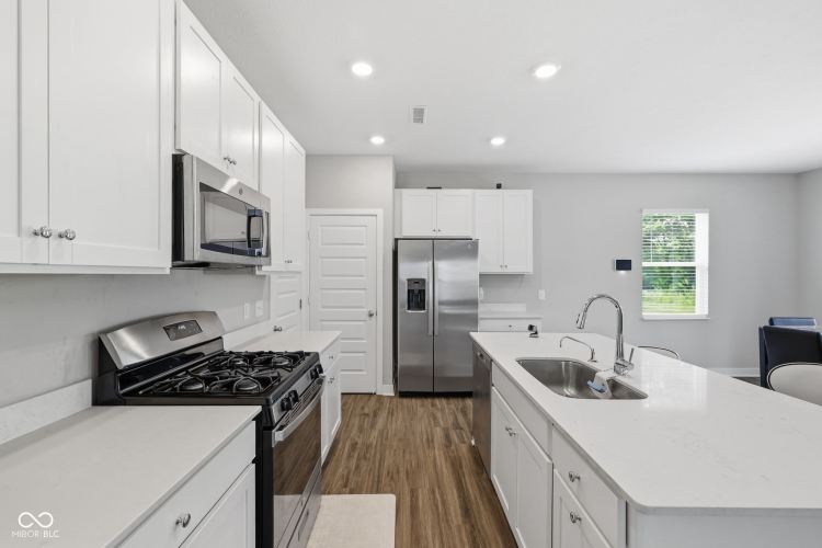Listing Image 14