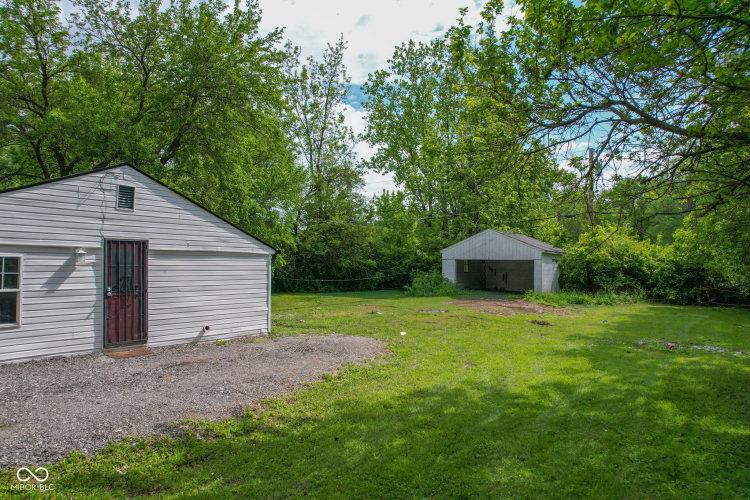 Listing Image 5