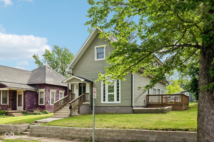 Listing Image 3