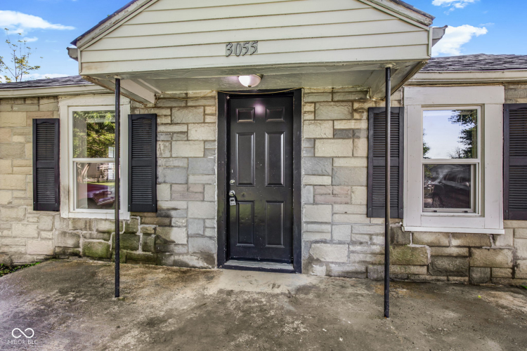Listing Image 5