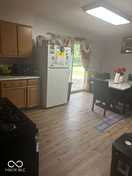 Listing Image 16