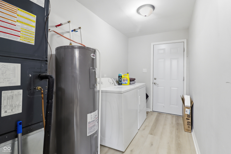 Listing Image 16