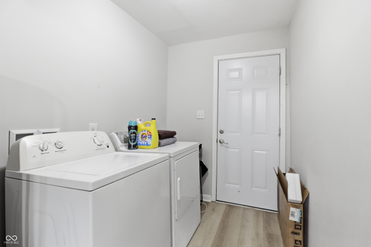 Listing Image 17