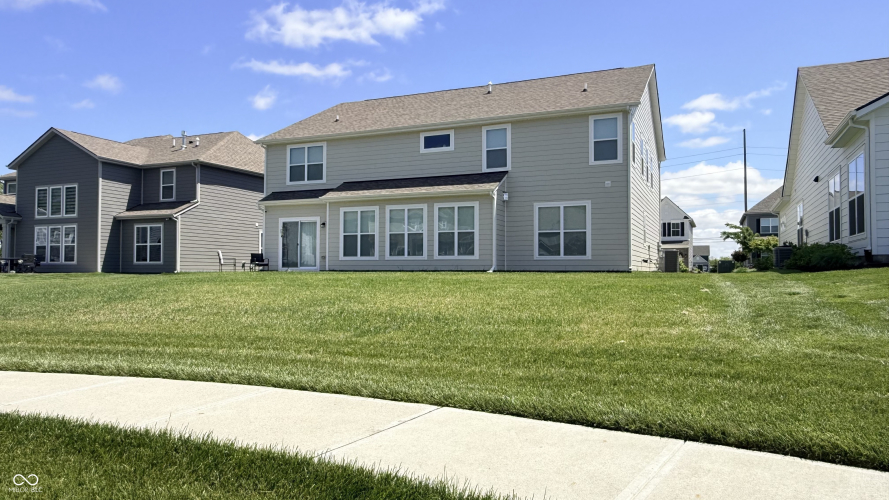 Listing Image 84