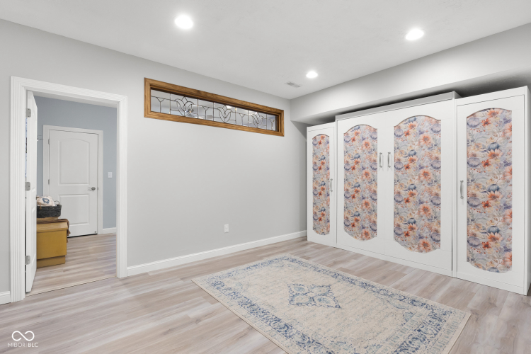 Listing Image 73