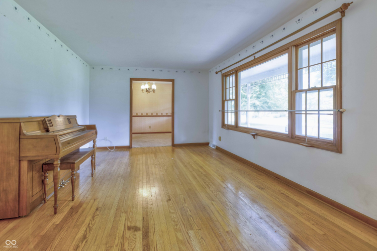 Listing Image 3