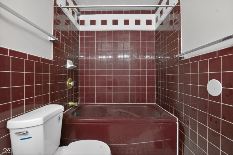 Listing Image 23