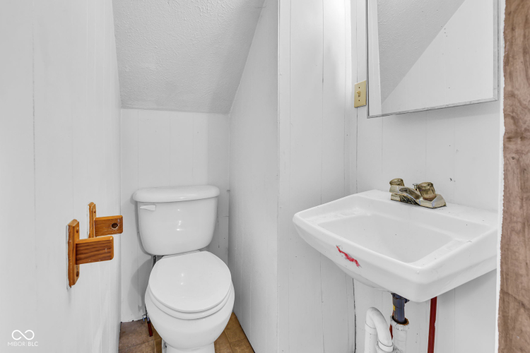 Listing Image 28
