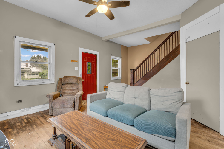 Listing Image 9