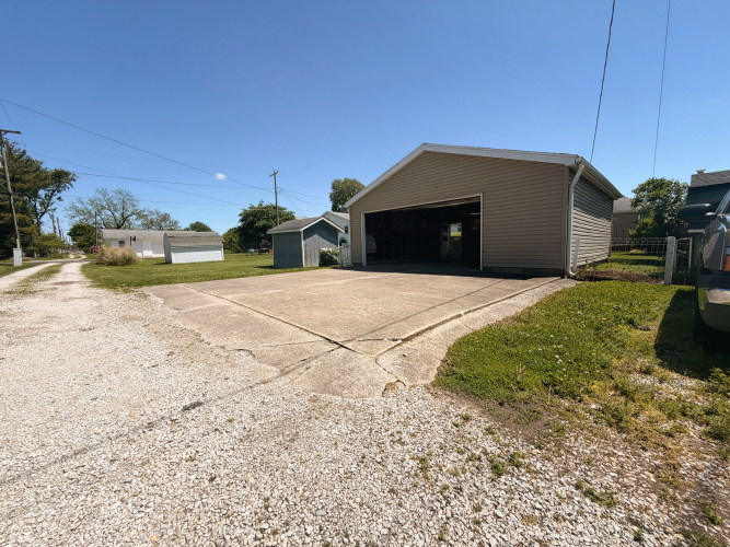 Listing Image 40