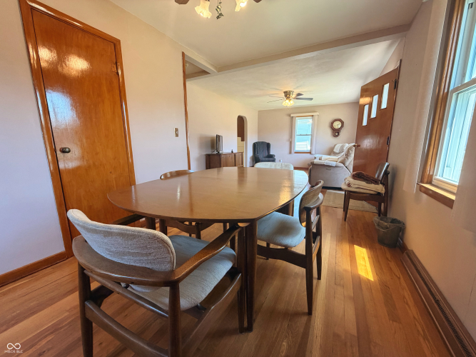 Listing Image 7