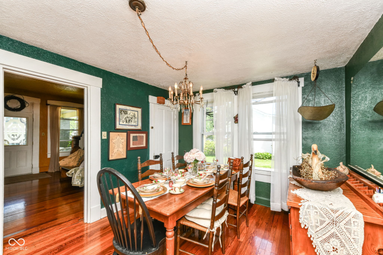 Listing Image 11