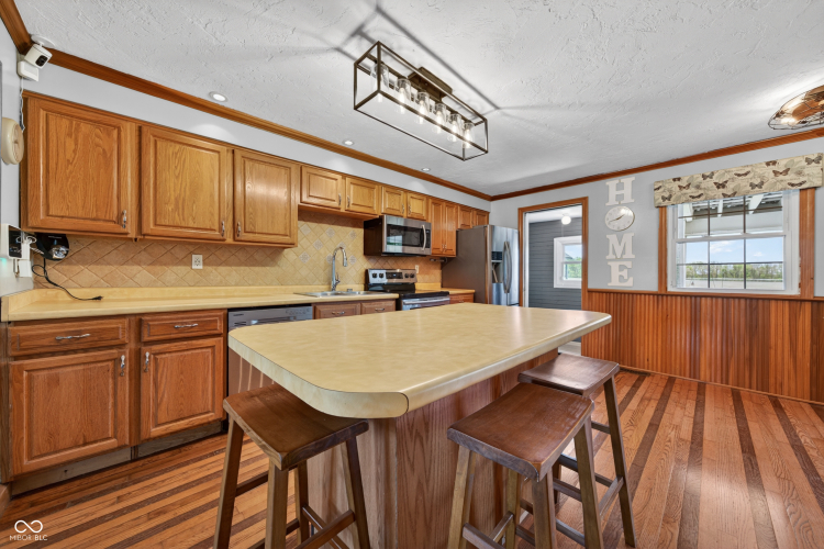 Listing Image 16