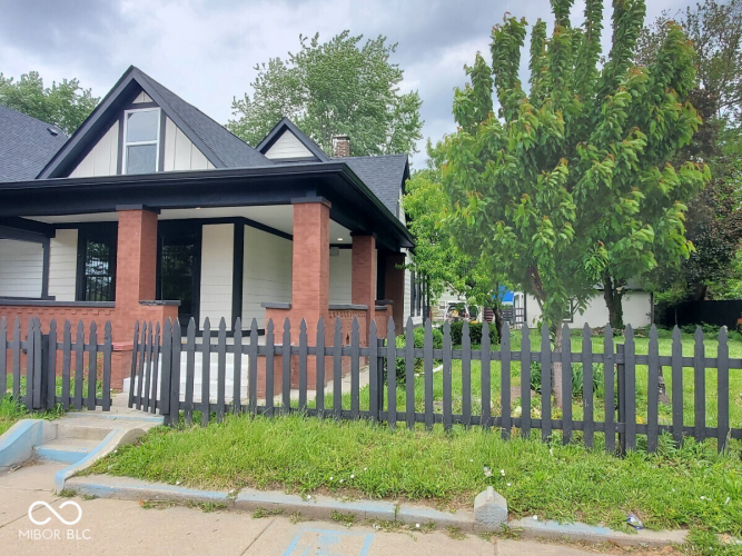 Listing Image 3