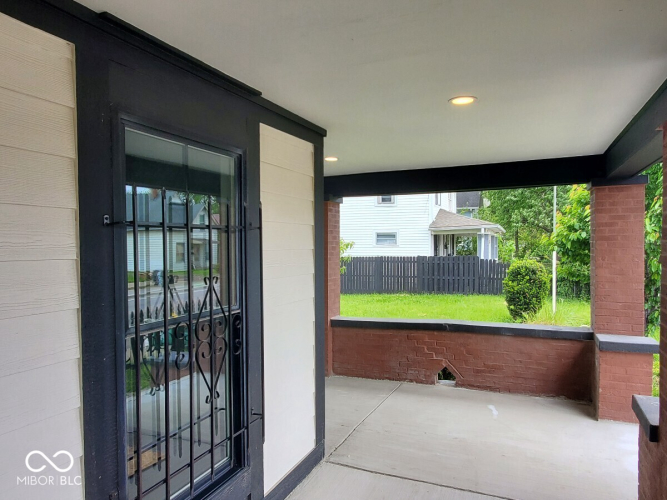 Listing Image 6