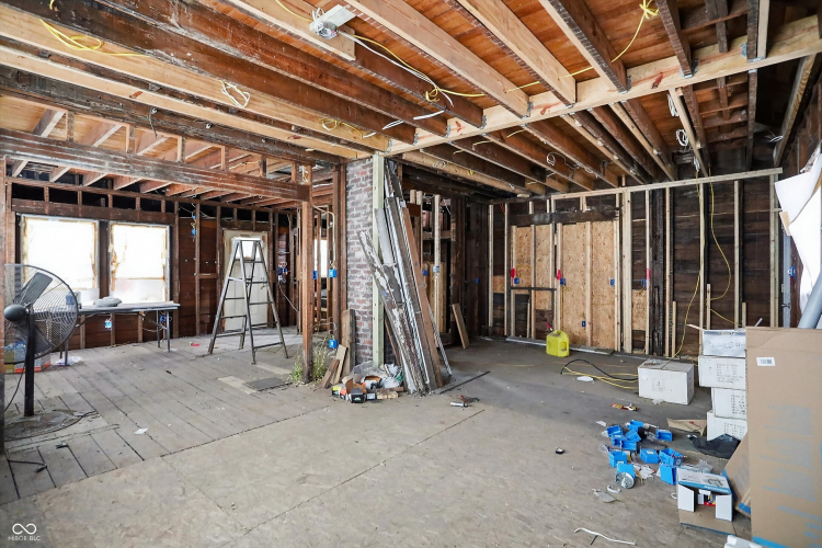 Listing Image 14
