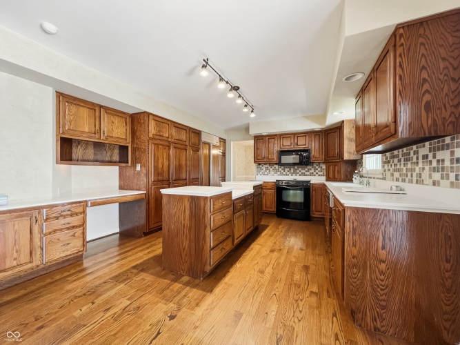 Listing Image 18