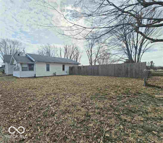Listing Image 12