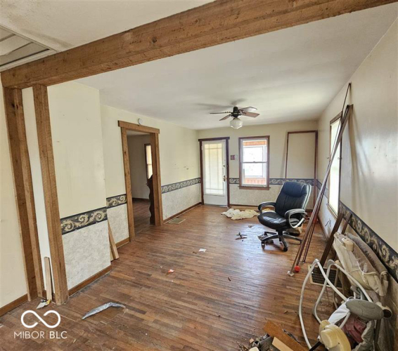 Listing Image 8