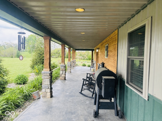 Listing Image 4