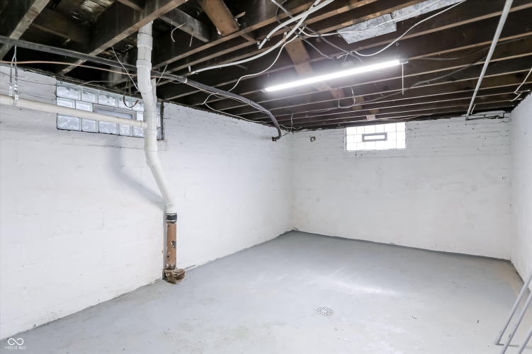 Listing Image 40