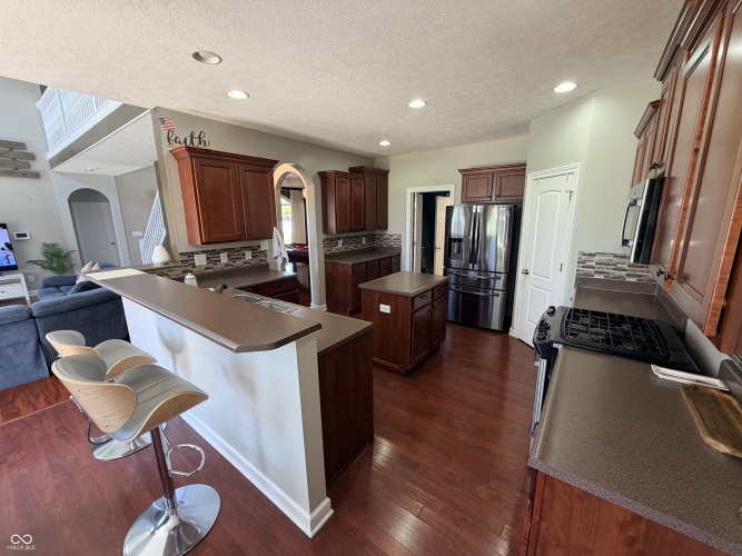 Listing Image 12