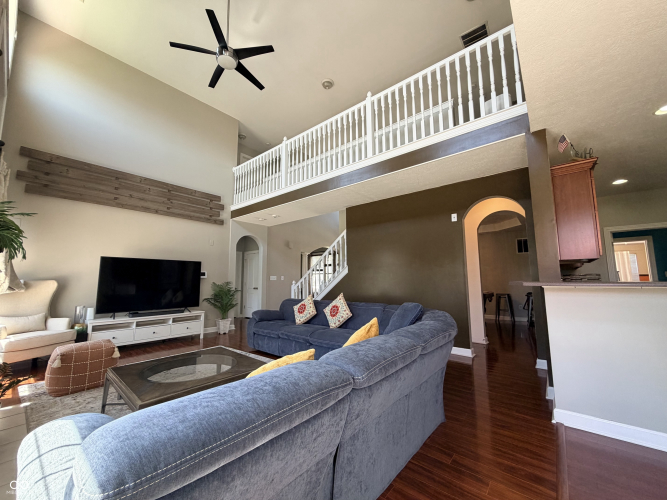 Listing Image 10