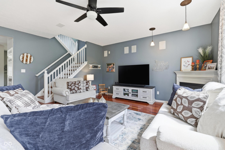 Listing Image 12