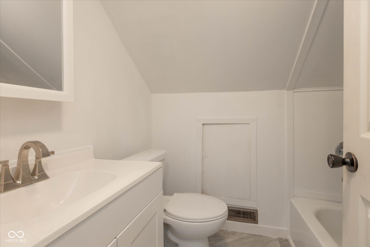 Listing Image 17