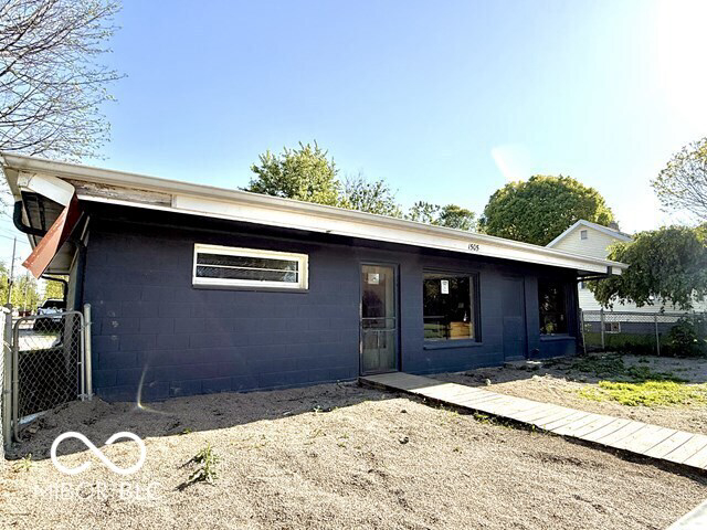 Listing Image 3