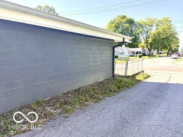 Listing Image 48