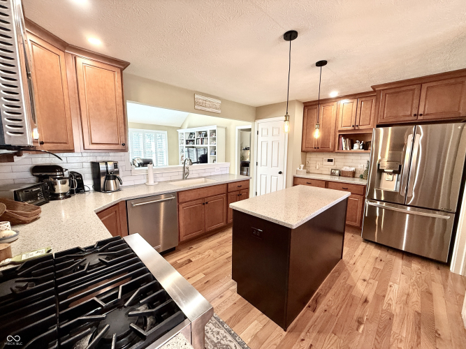 Listing Image 15