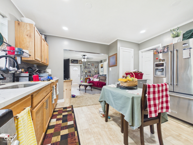 Listing Image 5