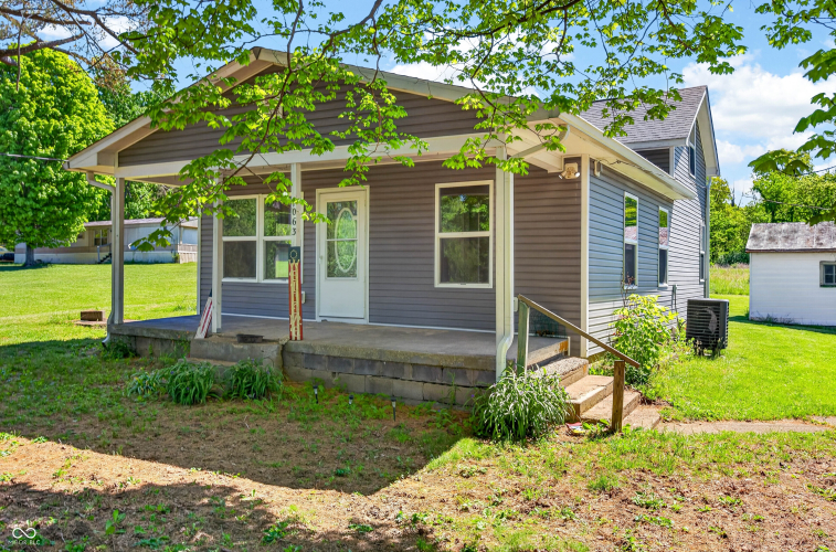 Listing Image 3