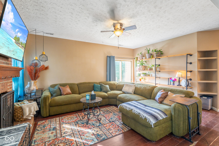 Listing Image 9