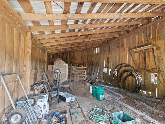Listing Image 33