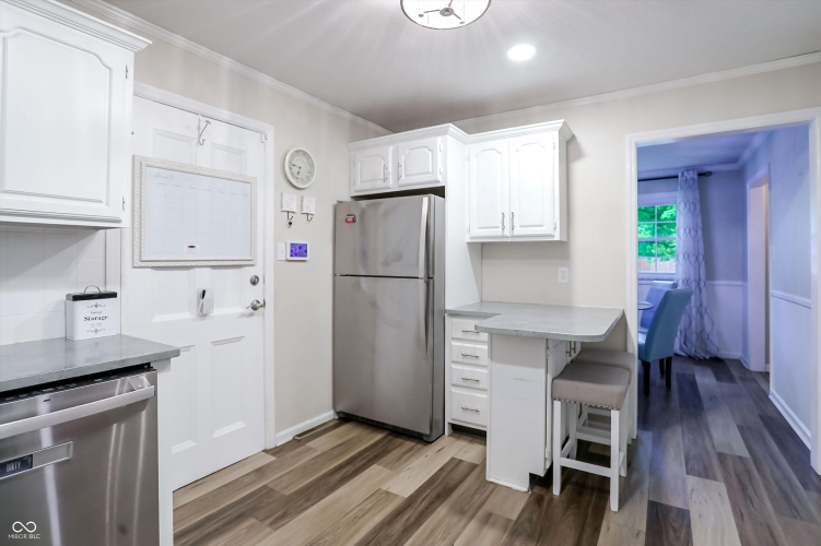 Listing Image 19