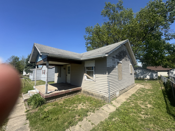Listing Image 4