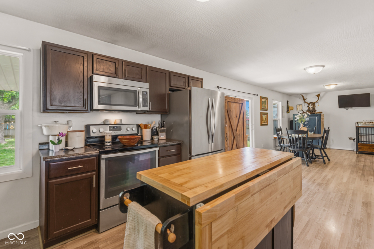 Listing Image 15