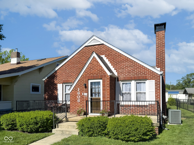 Listing Image 3