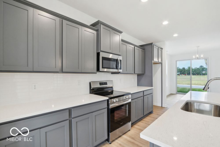 Listing Image 14