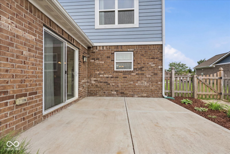 Listing Image 44