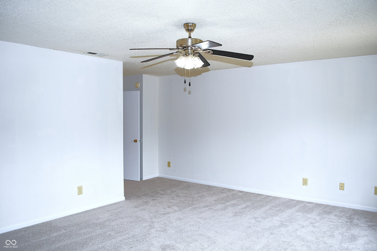 Listing Image 24